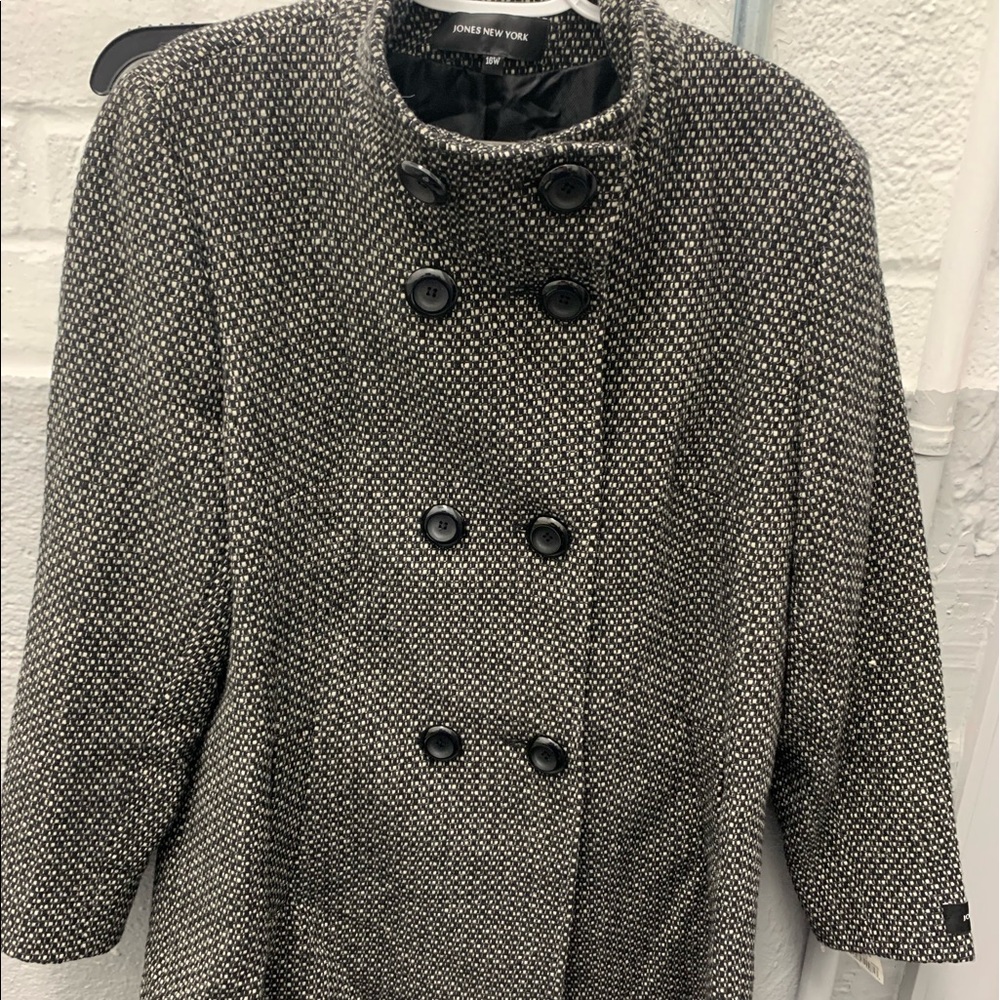 Jones New York Women’s Black and White Coat Sz 16W NWT